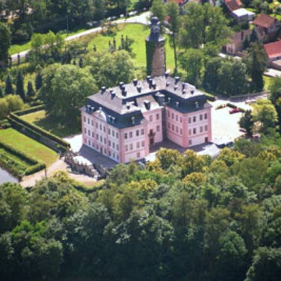 Luftbild des Schlosses Oppurg
